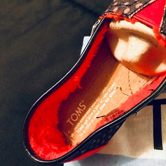 ❌SOLD❌NEW TOMS GLITTER DOTS CLASSIC SLIP ON - Picture 3 of 5